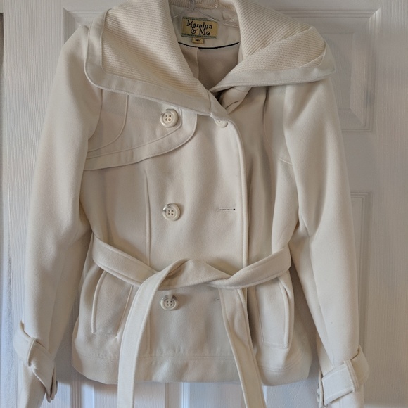 Cream colored jacket - Picture 3 of 5